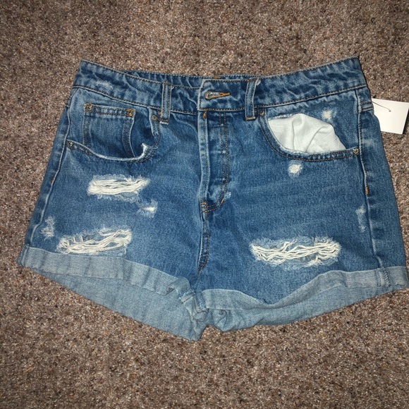 Shorts - Picture 1 of 3